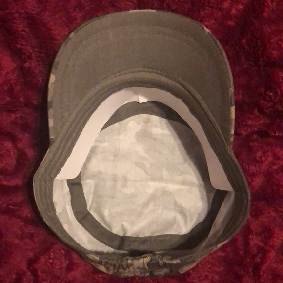 Poshy Peacock Camo Hat - Picture 5 of 7